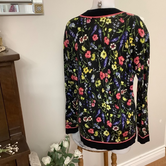 ESCADA Wool 75% Silk 25% Fine Knit Top Sz Large - Picture 6 of 12